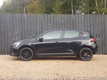 Used Renault Clio 2021 for sale - 76134732: Photo