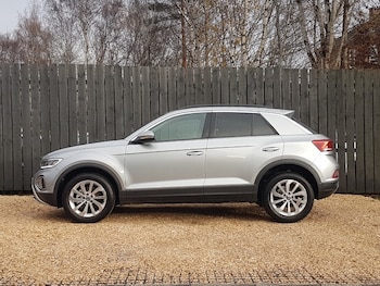 Used Volkswagen T-Roc 2025 for sale - 76795361: Photo