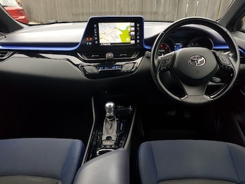 Used Toyota C-HR 2018 for sale - 76860322: Photo