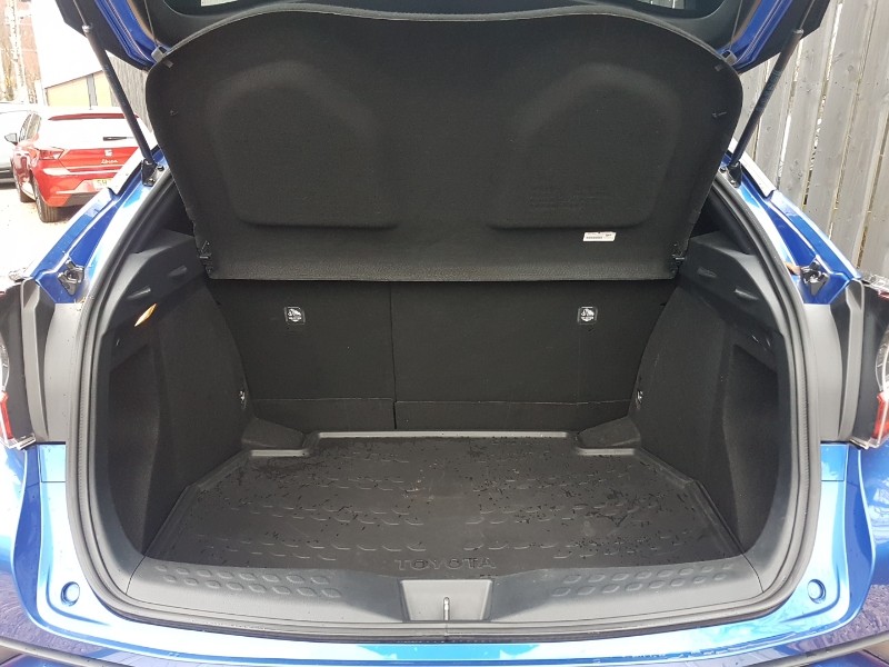 Used Toyota C-HR 2018 for sale - 76860322: Photo 8