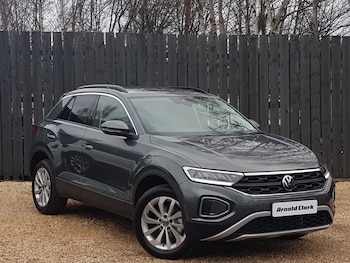 Used Volkswagen T-Roc 2025 for sale - 77491647: Photo