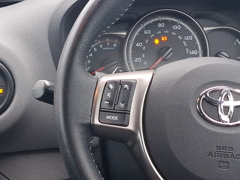 Used Toyota Yaris 2016 for sale - 76567239: Photo 10