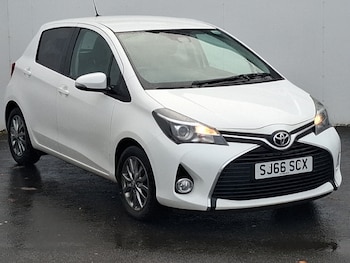 Used Toyota Yaris 2016 for sale - 76567239: Photo