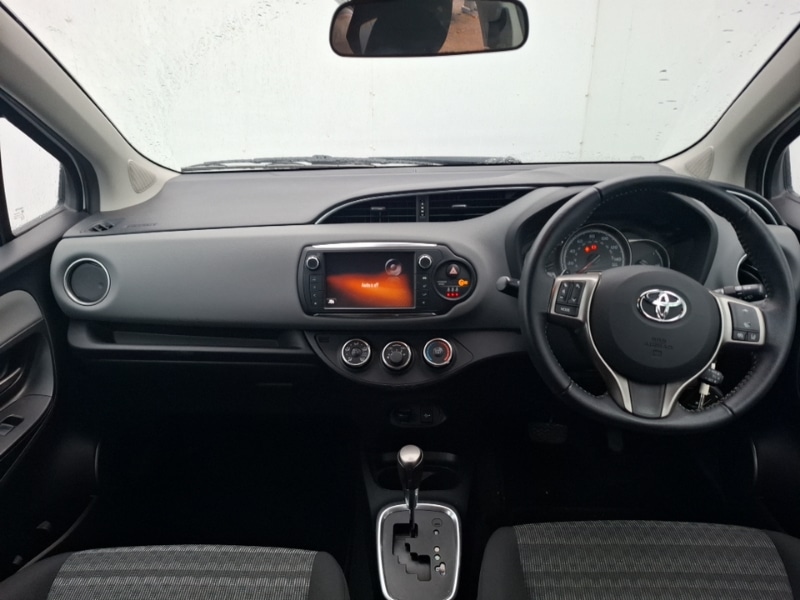 Used Toyota Yaris 2016 for sale - 76567239: Photo 2