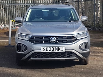 Used Volkswagen T-Roc 2023 for sale - 77933222: Photo