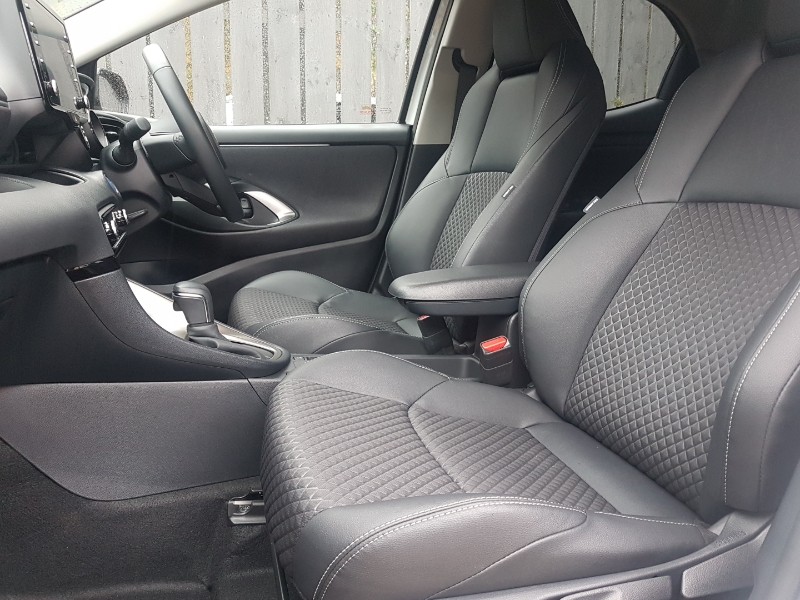 Used Mazda Mazda2 HYBRID 2023 for sale - 76335917: Photo 5