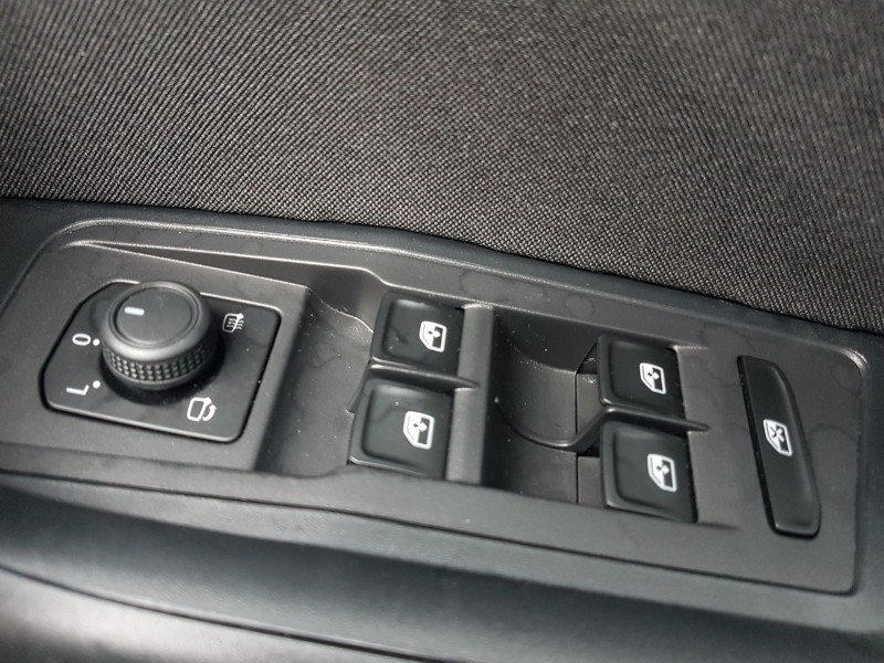 Used Volkswagen T-Roc 2023 for sale - 76183673: Photo 19