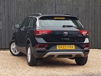 Used Volkswagen T-Roc 2023 for sale - 76183673: Photo