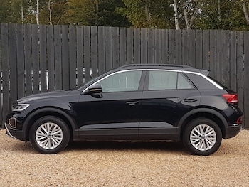 Used Volkswagen T-Roc 2023 for sale - 76183673: Photo