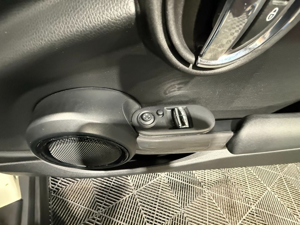 Used MINI Hatch 2018 for sale - 77521107: Photo 37