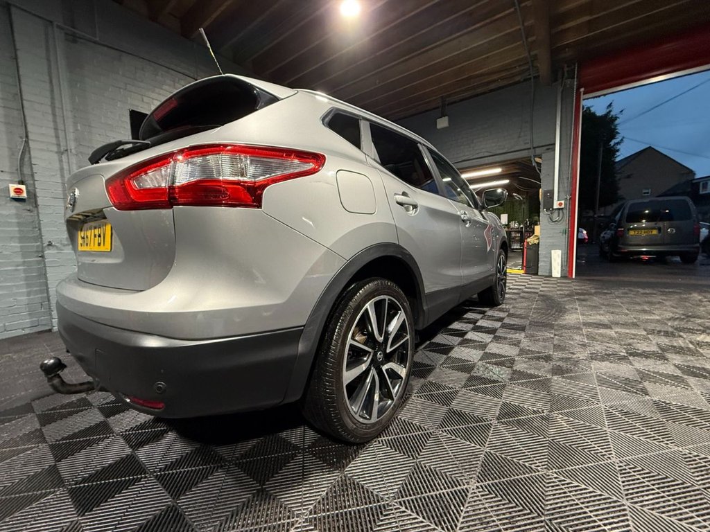 Used Nissan Qashqai 2017 for sale - 77521103: Photo 11