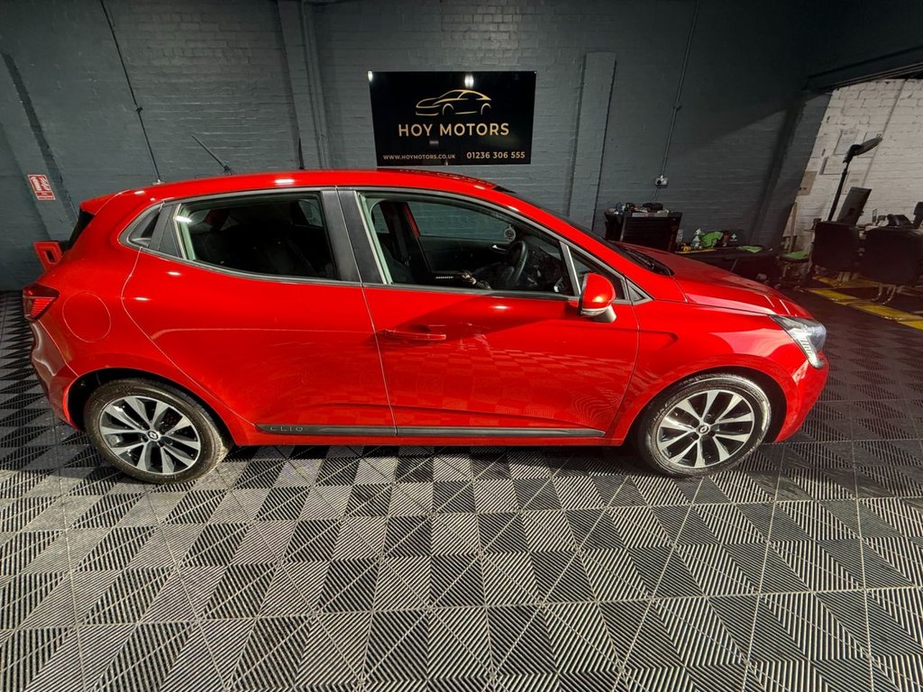Used Renault Clio 2021 for sale - 77407967: Photo 2