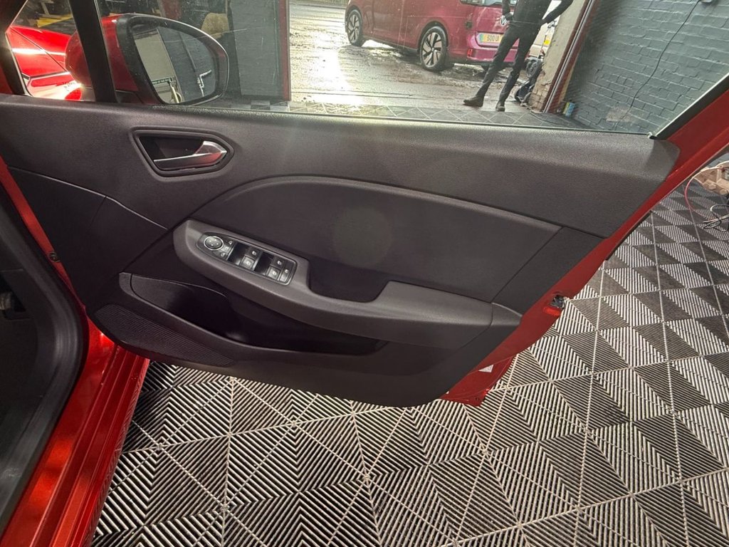Used Renault Clio 2021 for sale - 77407967: Photo 26