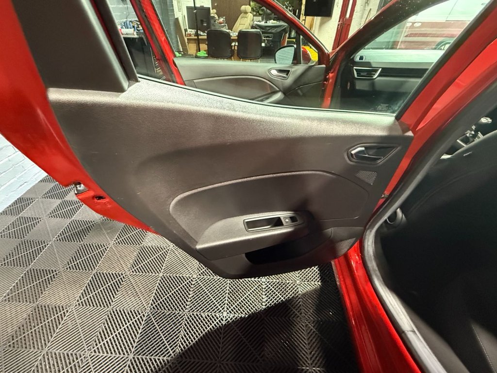 Used Renault Clio 2021 for sale - 77407967: Photo 32