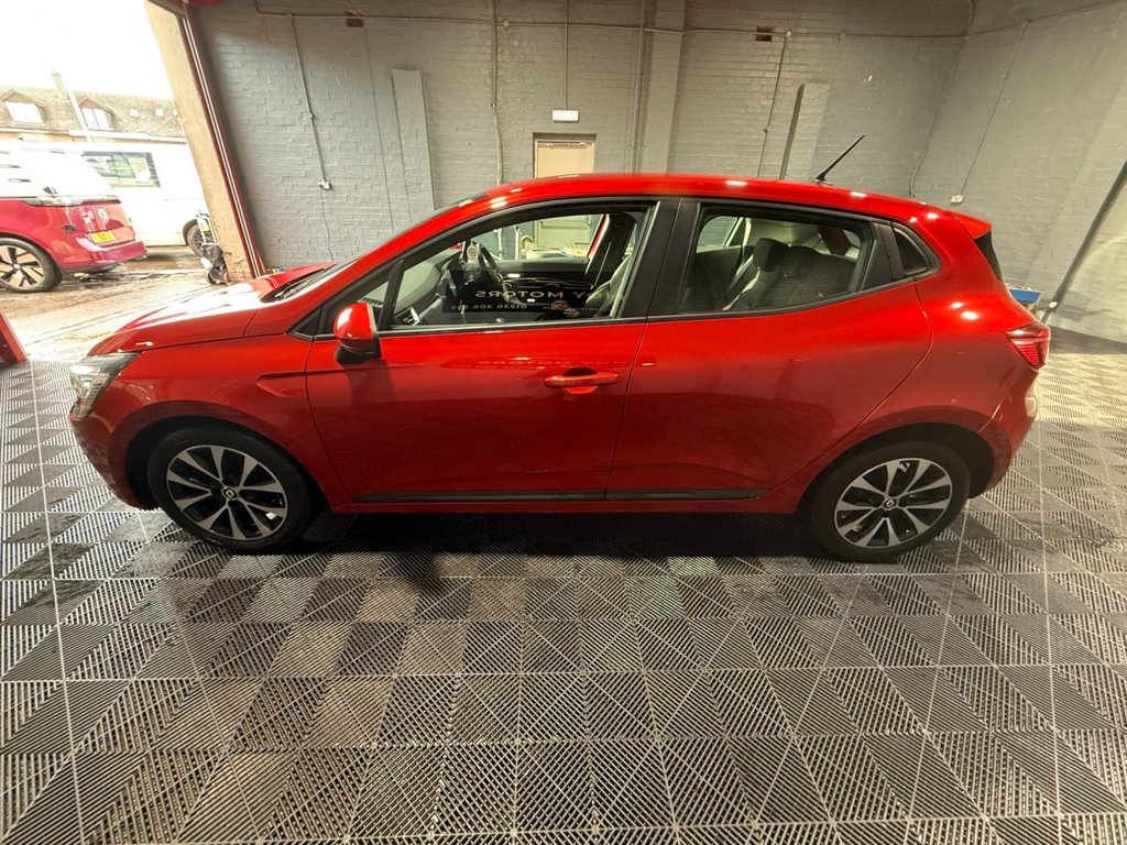 Used Renault Clio 2021 for sale - 77407967: Photo 6