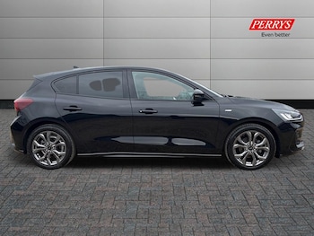 Used Ford Focus 2022 for sale - 76128330: Photo 3