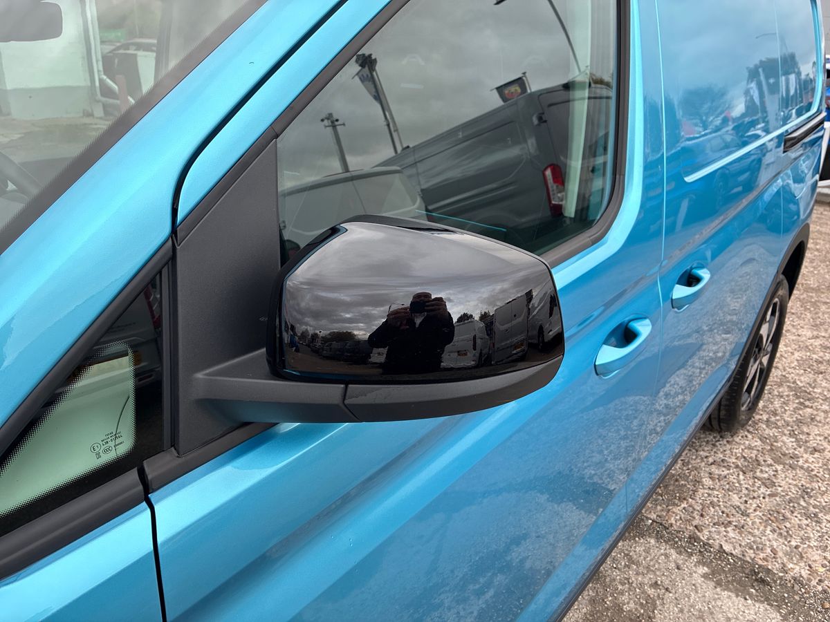 Used Ford Transit Connect 2025 for sale - 76425948: Photo 18