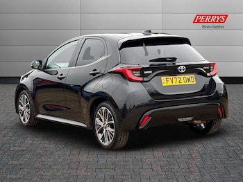 Used Toyota Yaris 2022 for sale - 76128137: Photo 2
