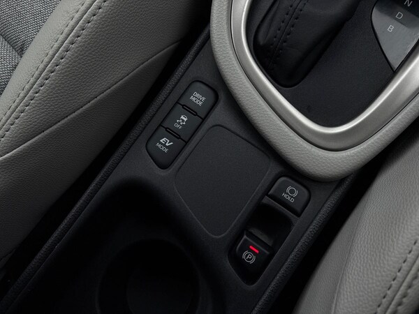 Used Toyota Yaris 2022 for sale - 76128137: Photo 32