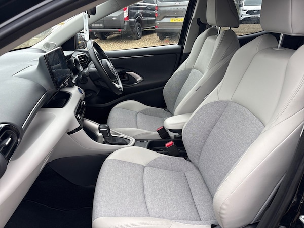 Used Toyota Yaris 2022 for sale - 76128137: Photo 44