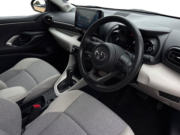 Used Toyota Yaris 2022 for sale - 76128137: Photo 9
