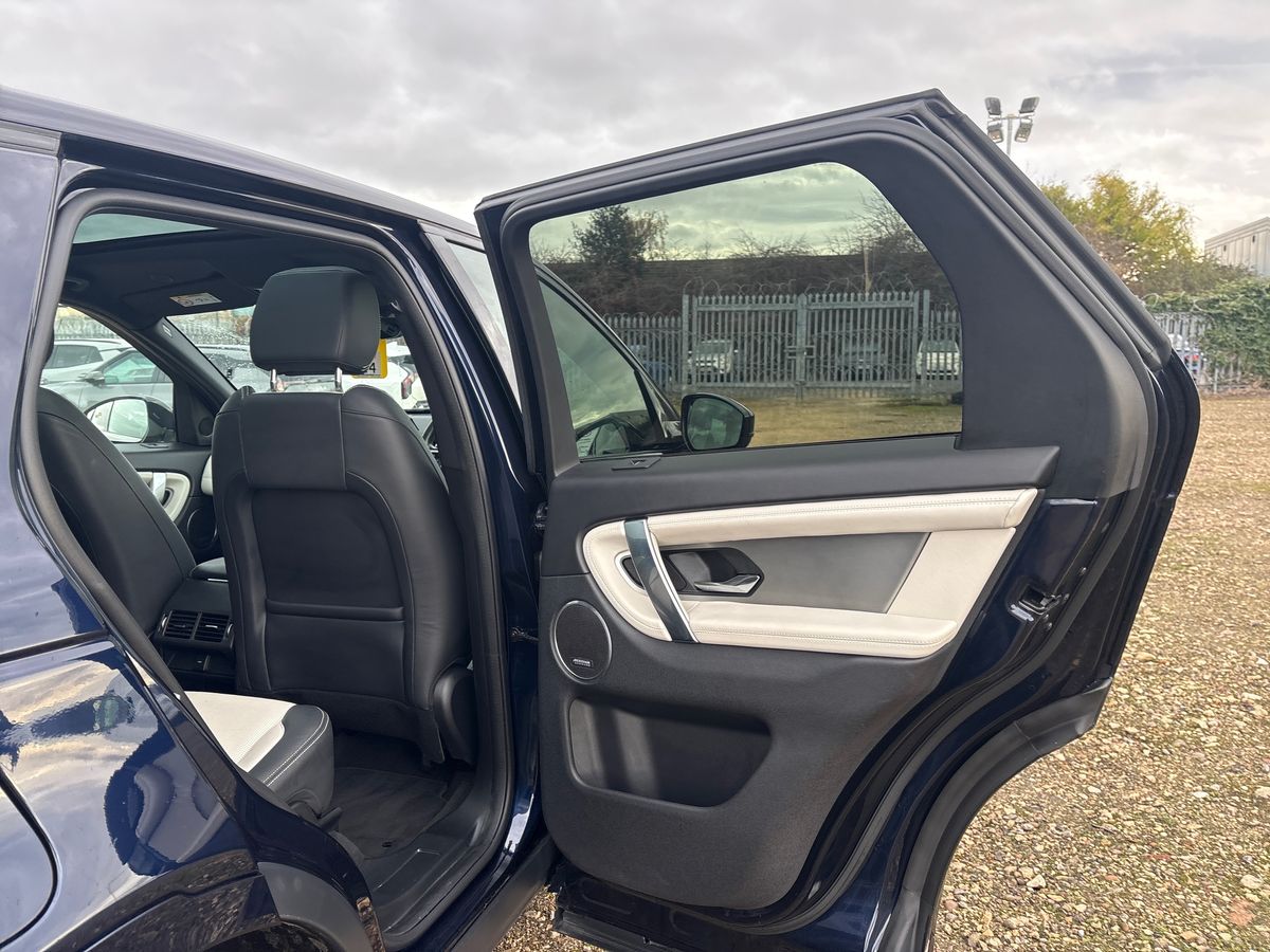 Used Land Rover Discovery Sport 2022 for sale - 76736055: Photo 34