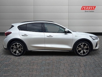 Used Ford Focus 2022 for sale - 75342624: Photo