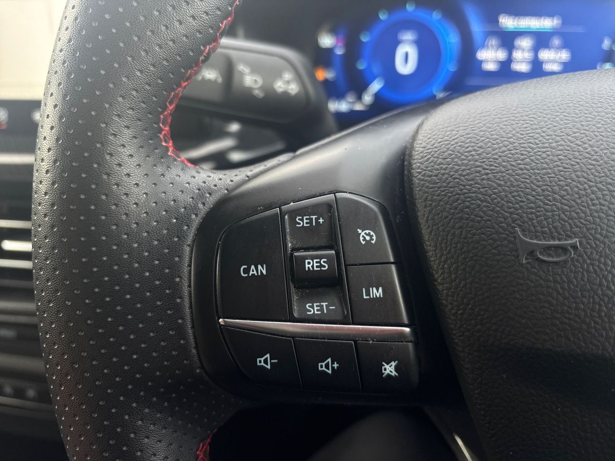 Used Ford Focus 2022 for sale - 76706839: Photo 16