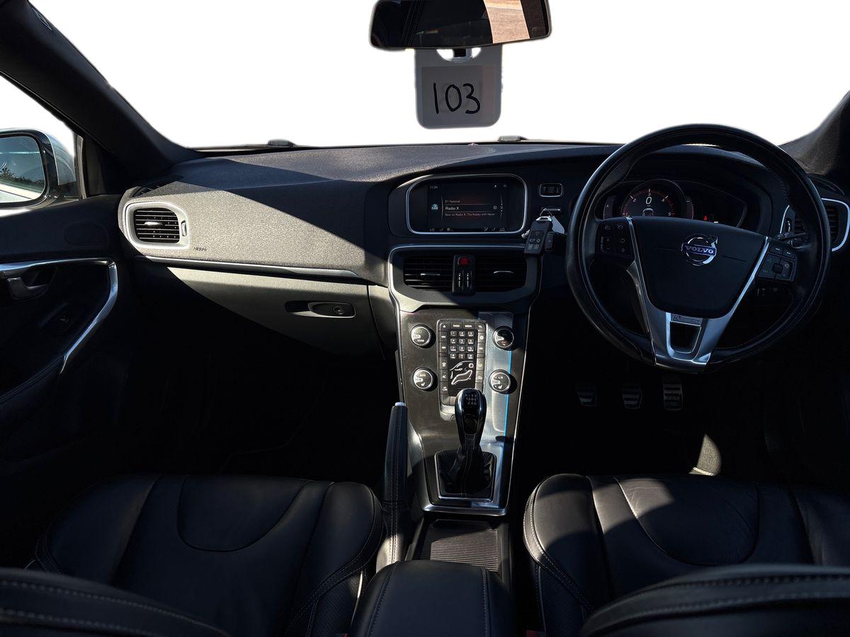 Used Volvo V40 2015 for sale - 76035257: Photo 10