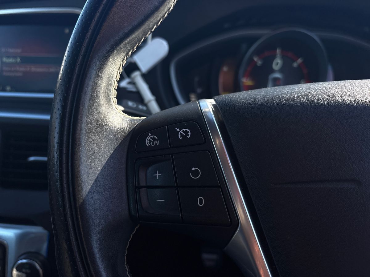Used Volvo V40 2015 for sale - 76035257: Photo 19