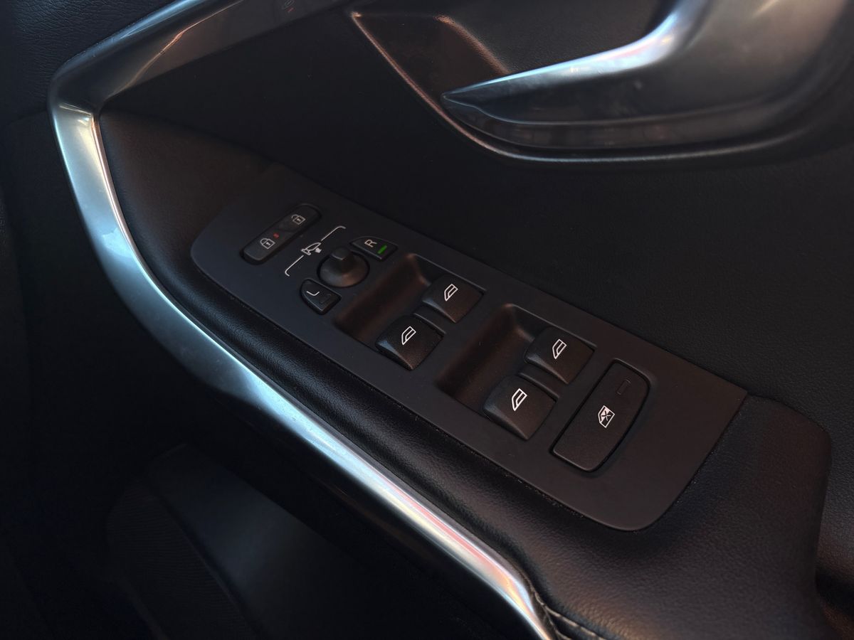 Used Volvo V40 2015 for sale - 76035257: Photo 21