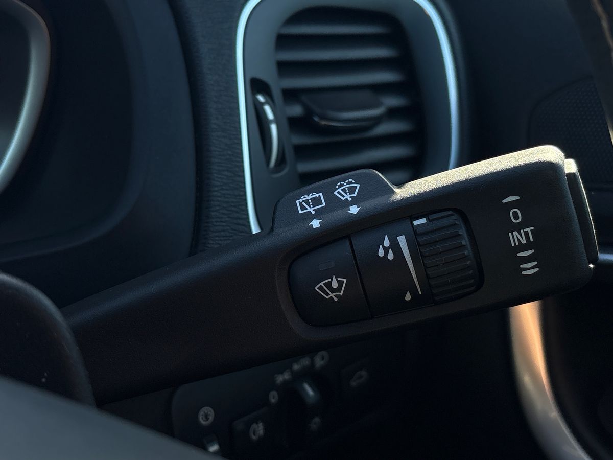 Used Volvo V40 2015 for sale - 76035257: Photo 26