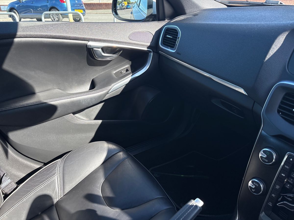 Used Volvo V40 2015 for sale - 76035257: Photo 29