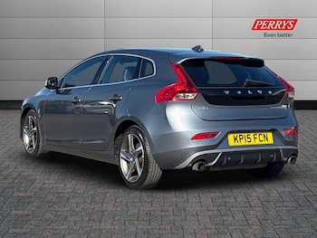 Used Volvo V40 2015 for sale - 76035257: Photo 2