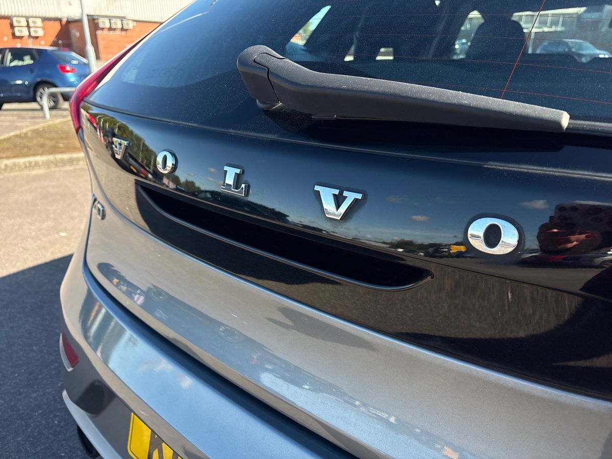 Used Volvo V40 2015 for sale - 76035257: Photo 42