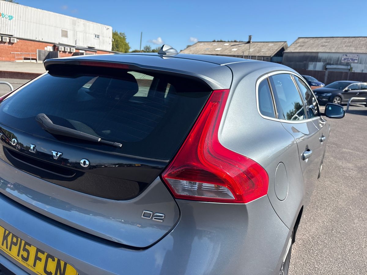 Used Volvo V40 2015 for sale - 76035257: Photo 43