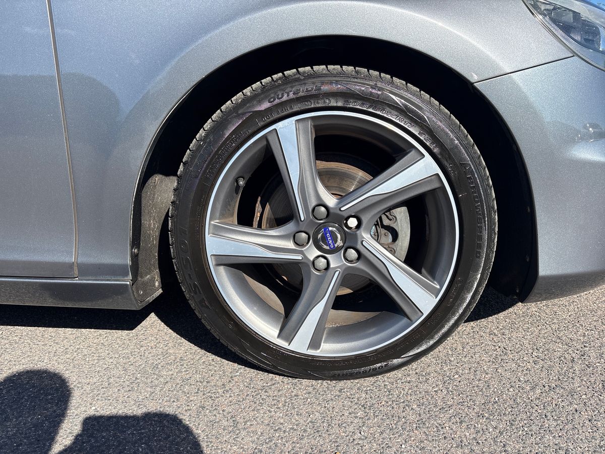 Used Volvo V40 2015 for sale - 76035257: Photo 8