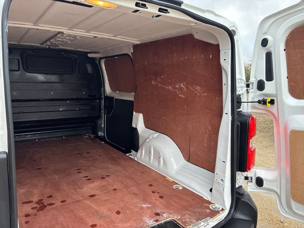 Used Vauxhall Vivaro 2022 for sale - 77113660: Photo 28