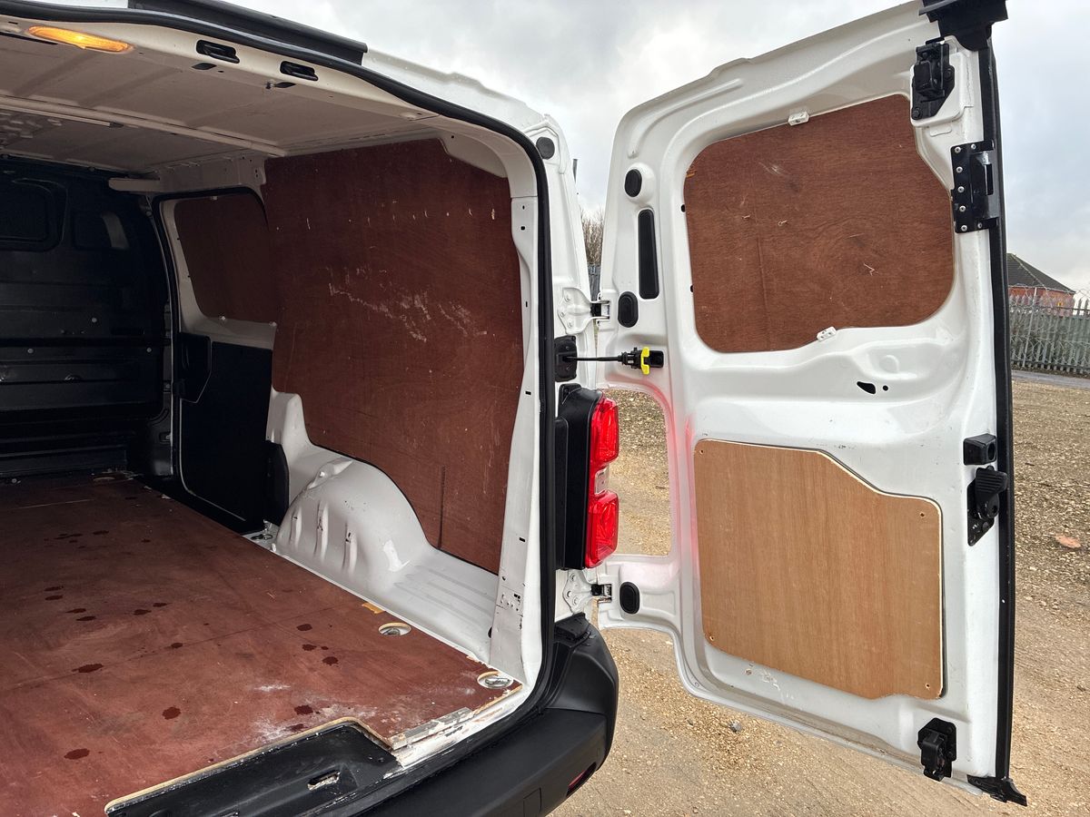 Used Vauxhall Vivaro 2022 for sale - 77113660: Photo 29