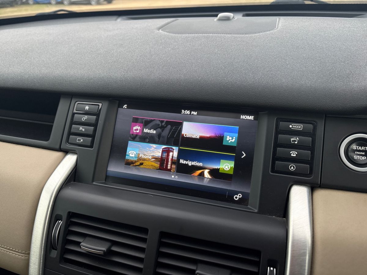 Used Land Rover Discovery Sport 2017 for sale - 76542387: Photo 10