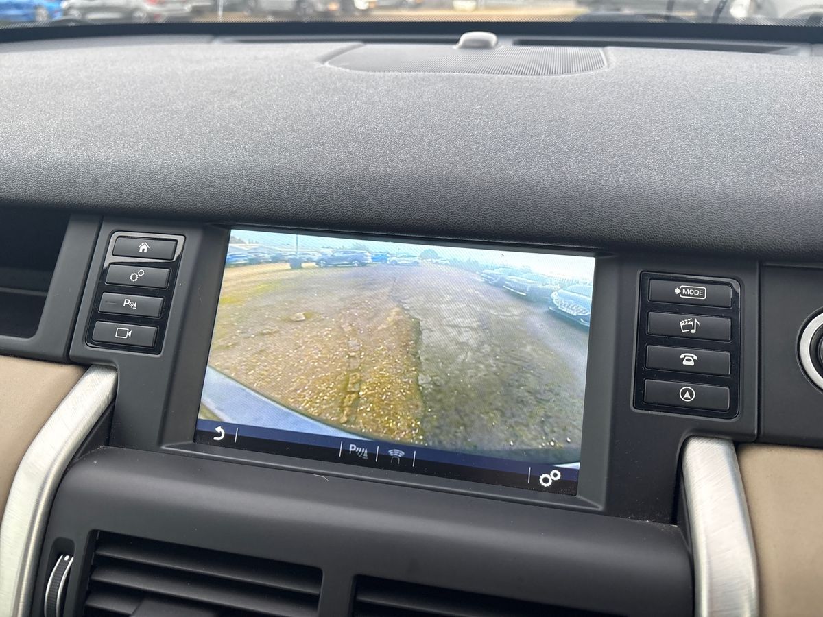 Used Land Rover Discovery Sport 2017 for sale - 76542387: Photo 11