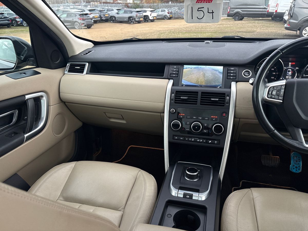 Used Land Rover Discovery Sport 2017 for sale - 76542387: Photo 17