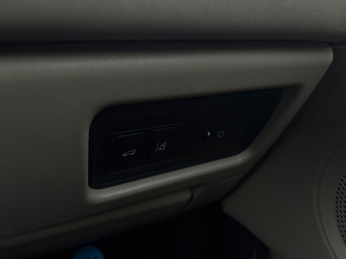 Used Land Rover Discovery Sport 2017 for sale - 76542387: Photo 24