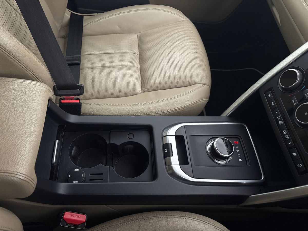 Used Land Rover Discovery Sport 2017 for sale - 76542387: Photo 32