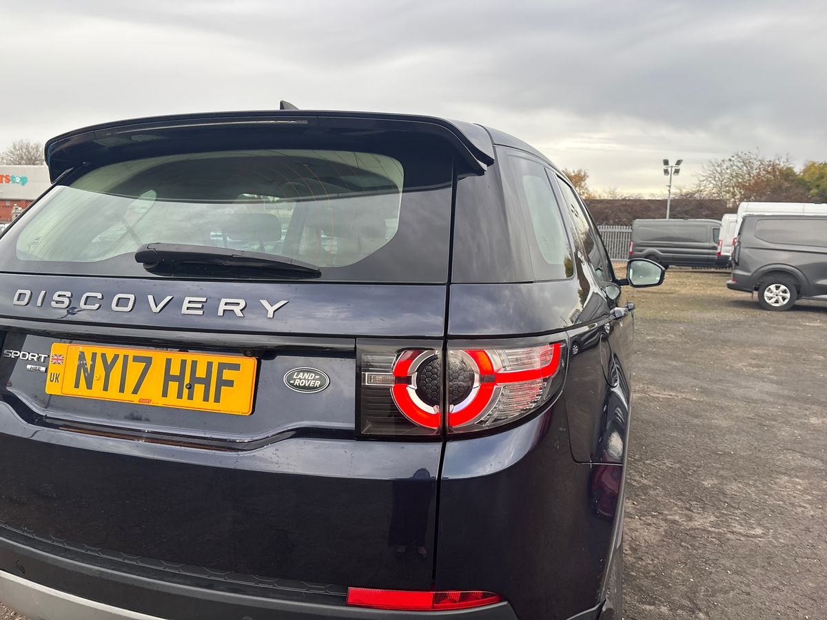 Used Land Rover Discovery Sport 2017 for sale - 76542387: Photo 38