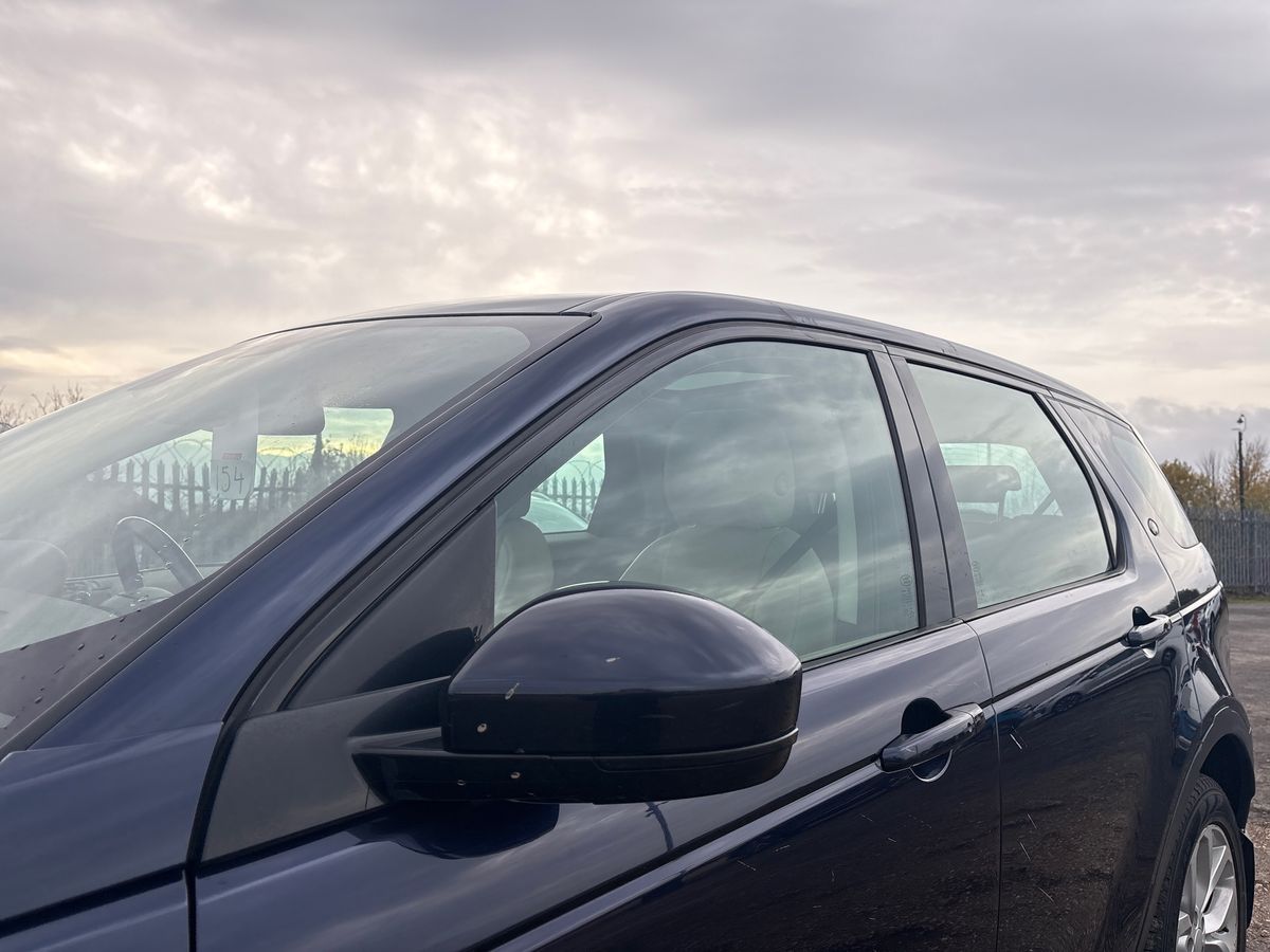 Used Land Rover Discovery Sport 2017 for sale - 76542387: Photo 40