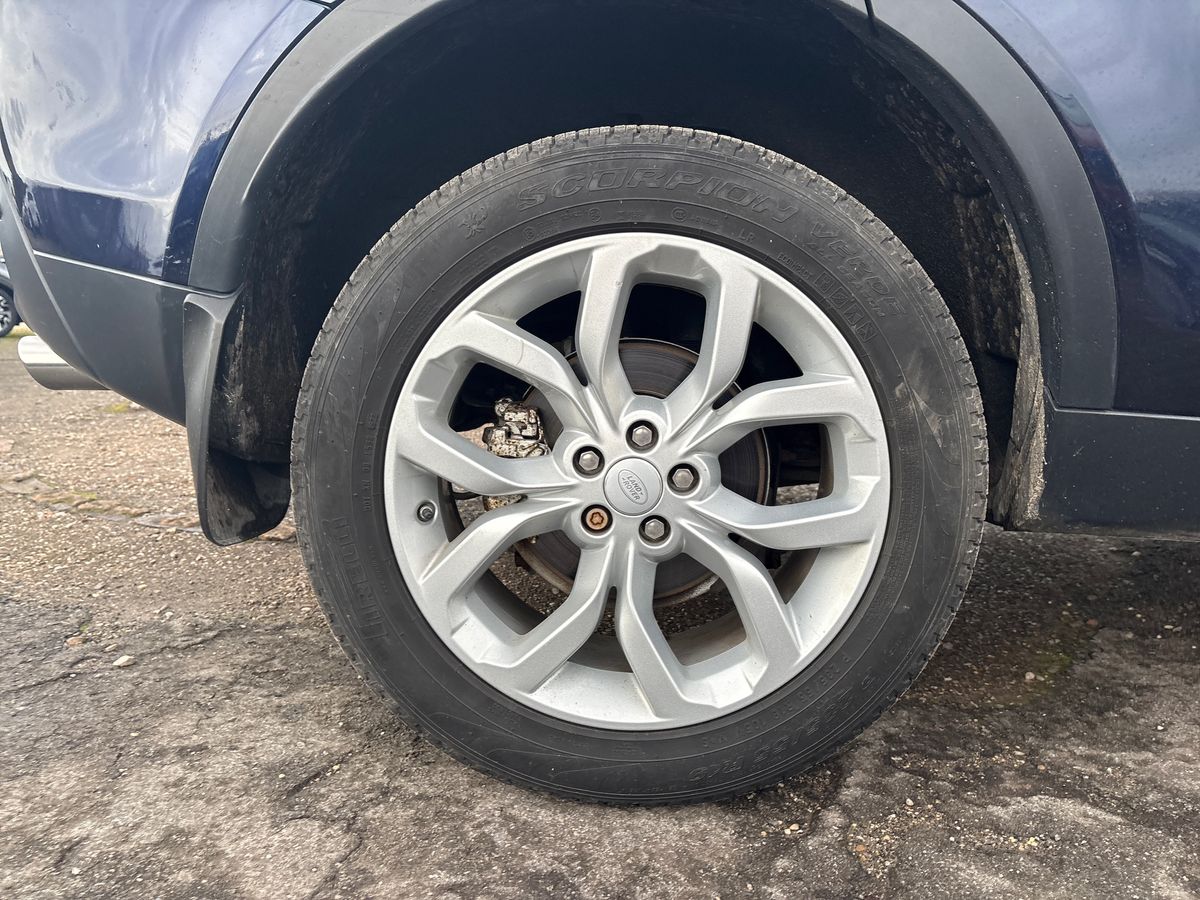 Used Land Rover Discovery Sport 2017 for sale - 76542387: Photo 7