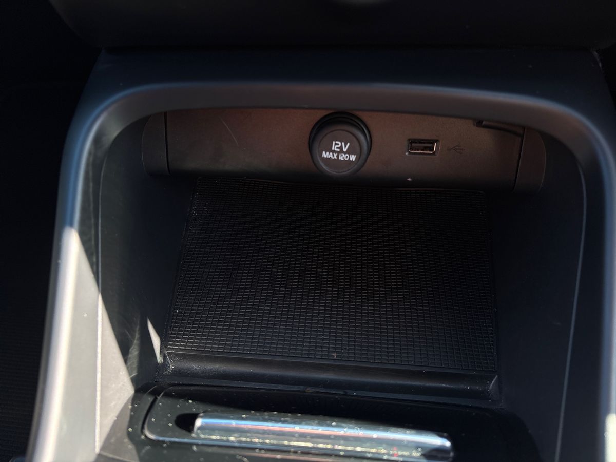 Used Volvo XC40 2020 for sale - 75996028: Photo 37
