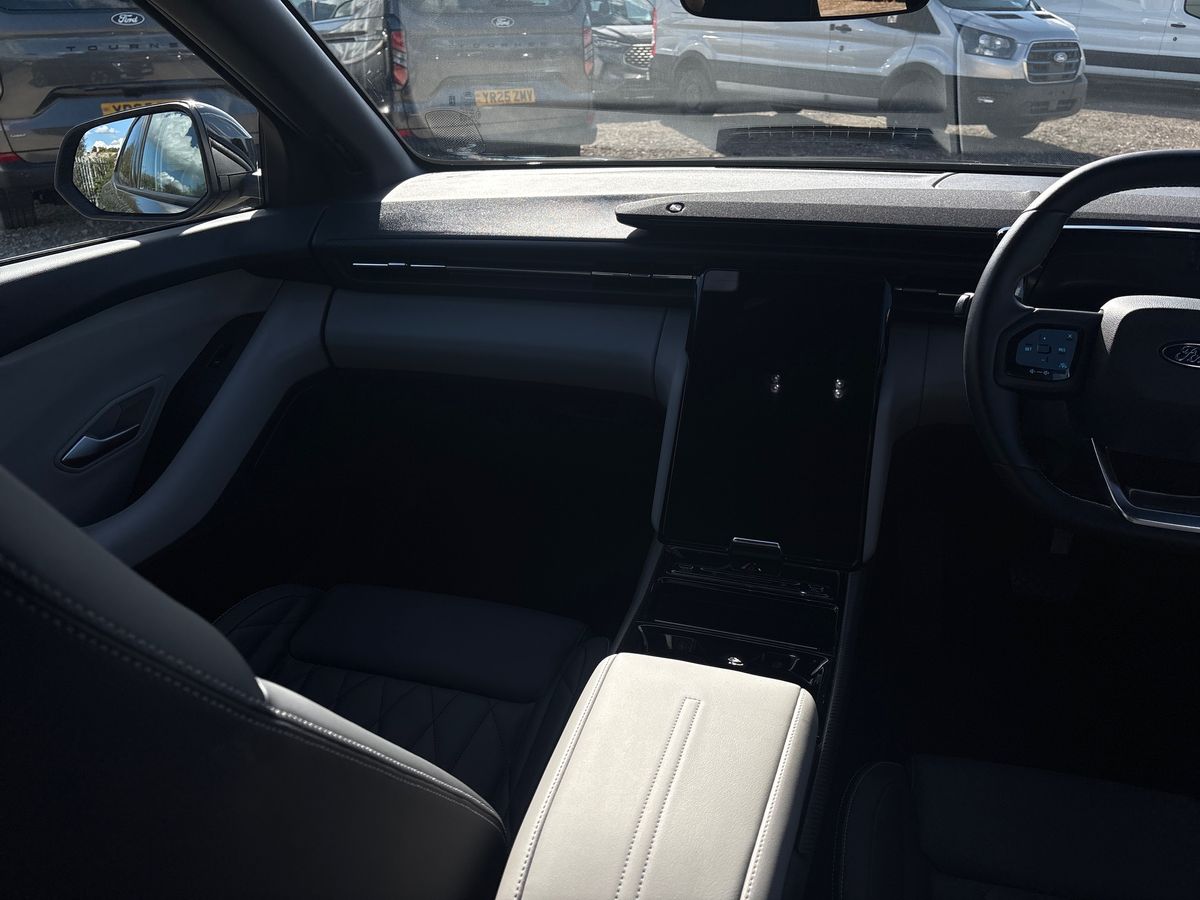 Used Ford Explorer 2025 for sale - 77113661: Photo 18