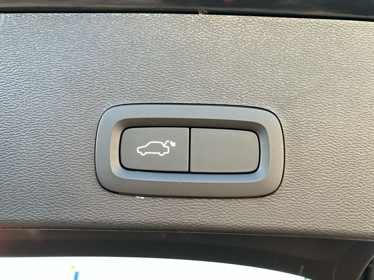 Used Volvo XC40 2021 for sale - 77033839: Photo 22